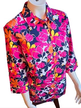 16W Vivid Floral Print Top